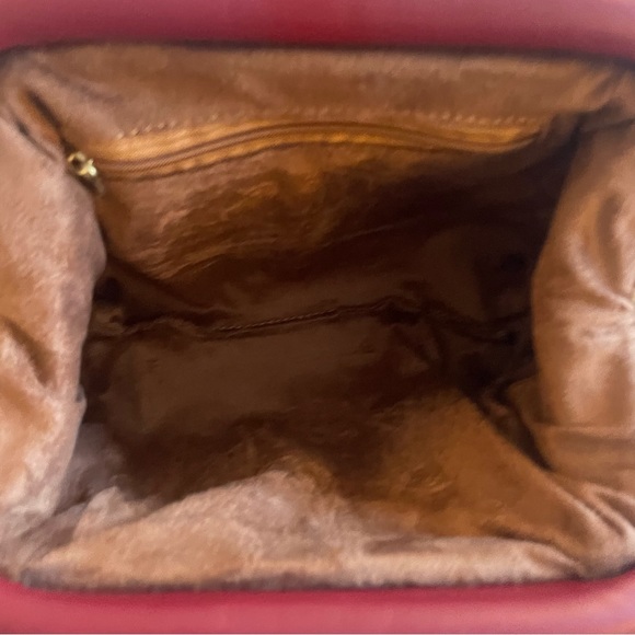 Unique top handle/crossbody vegan leather handbag - burgundy - Picture 8 of 8